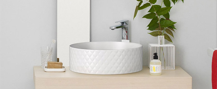 Thin rim bathroom basins